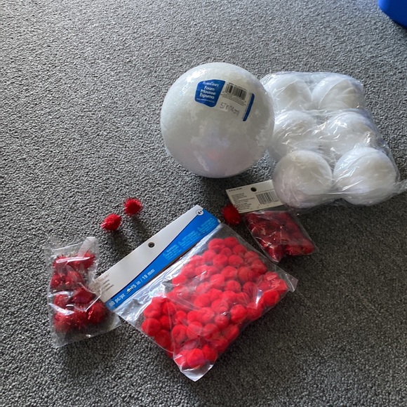 Lot of craft items Styrofoam balls and Pom poms - Picture 5 of 6